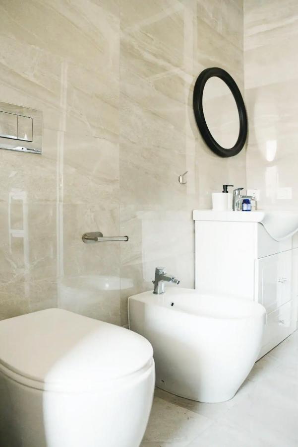 Suitesflores - Bright And Cozy Apartment In Верона Экстерьер фото