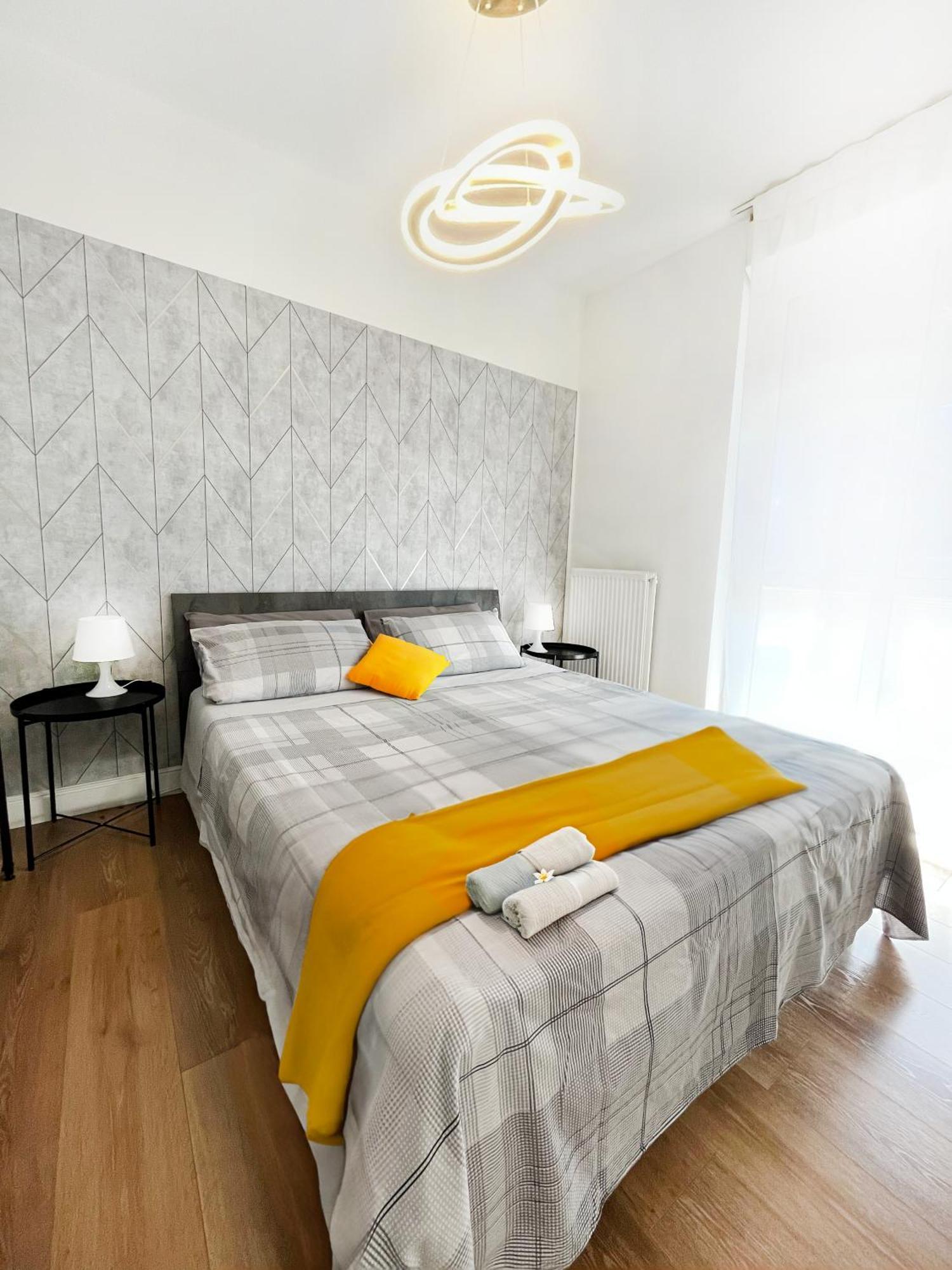 Suitesflores - Bright And Cozy Apartment In Верона Экстерьер фото